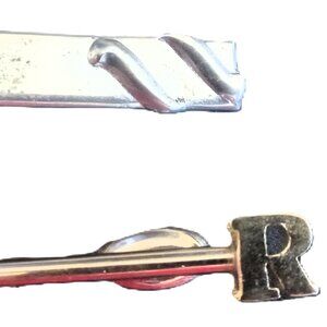 Lot Of 2 Vintage Tie Clips - Silver Design Alligator Clip & Gold Tone ' R ' Clip